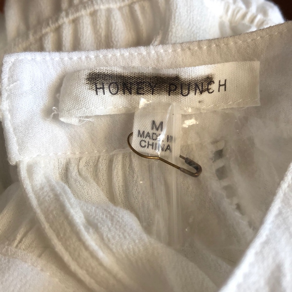 Honey Punch white romper with batwing sleeves - Picture 4 of 8